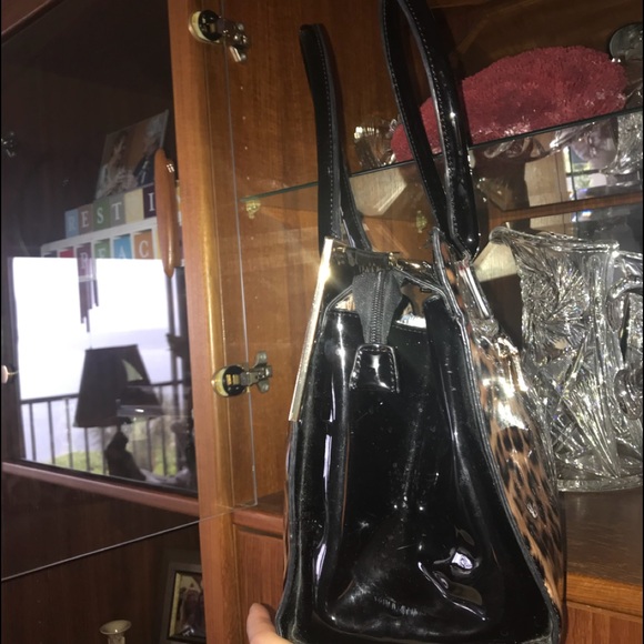 Leopard print bag. Gently used great condition!🌹 - Picture 3 of 7